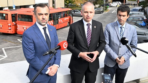 Potrebná pomoc: Ružinov daruje ukrajinskému Chersonu autobusy s humanitárnou pomocou