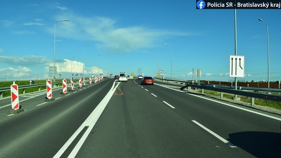 Polícia žiada o pomoc svedkov nehody na Ulici Svornosti