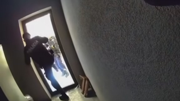 Cudzinec  vnikol do rodinného domu v bratislavskom Novom Meste, odchádzal v putách