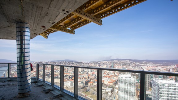 FOTO: Toto ste ešte nevideli: Aký je výhľad zo 44. poschodia mrakodrapu?