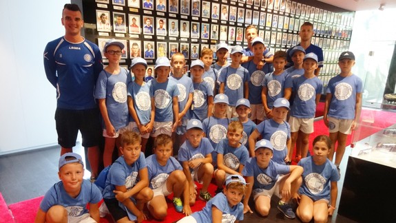 VIDEO: Malí futbalisti obdivovali Sieň slávy svojich veľkých vzorov