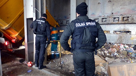 Colníci zlikvidovali viac ako 17 ton nelegálneho tabaku