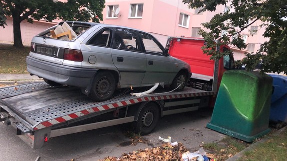 Všimli ste si v Starom Meste autovrak? Nahláste ho cez novú aplikáciu