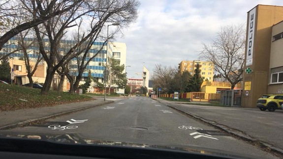 PÝTAME SA ZA VÁS: V Ružinove pribudli cyklopiktogramy. Kadiaľ teraz môžeme jazdiť autom?