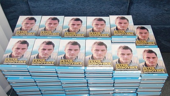 Pokrstili knihu o legendárnom futbalistovi Petrovi Dubovskom