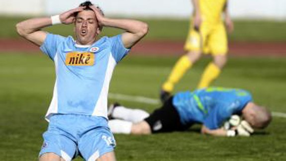 Víťaznú sériu ukončil Slovan doma prehrou