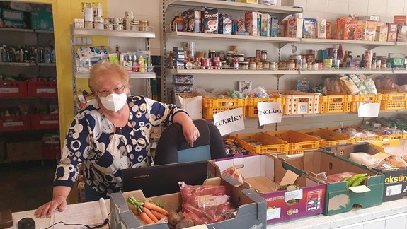 FOTO: V Tržnici na Trnavskom mýte už 9 rokov funguje sociálna výdajňa - čo všetko v nej ľudia nájdu?