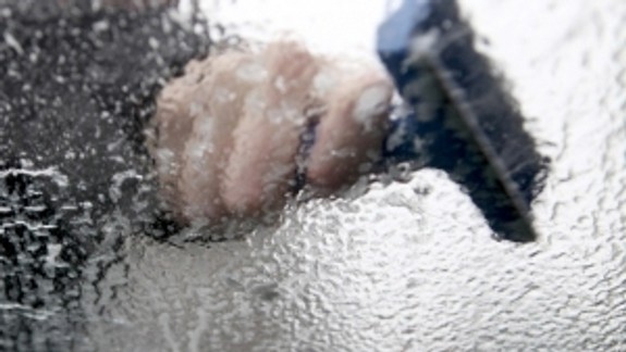 V UNB v dôsledku utorkovej poľadovice ošetrili 46 ľudí, troch hospitalizovali