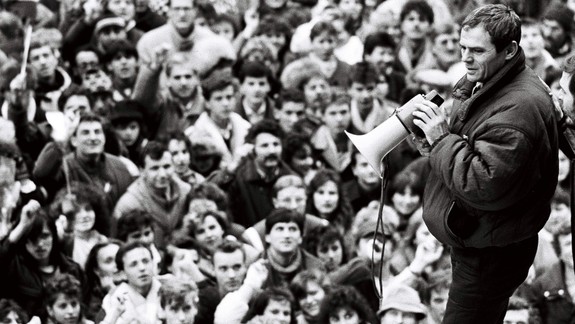 Pripomíname si: Od Nežnej revolúcie uplynie 36 rokov, spustil ju násilný zásah proti študentom