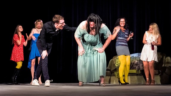 Vedeli ste? V DK Lúky môžete navštíviť aj predstavenia ochotníckeho divadla