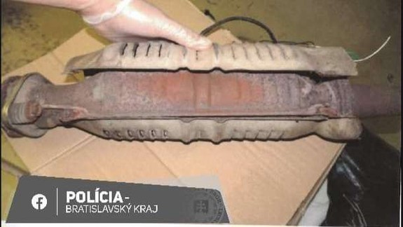 Klamstvo im nepomohlo: Policajti zadržali zlodejov katalyzátorov