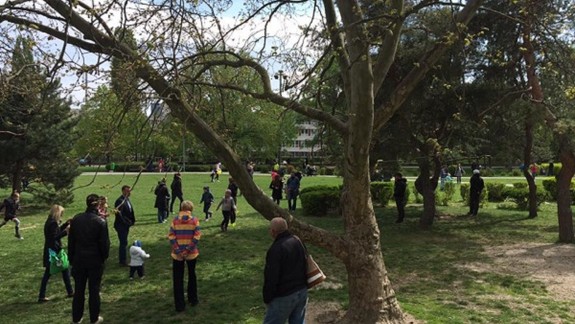 FOTO a VIDEO: V Ružinove hľadali v parku vajíčka