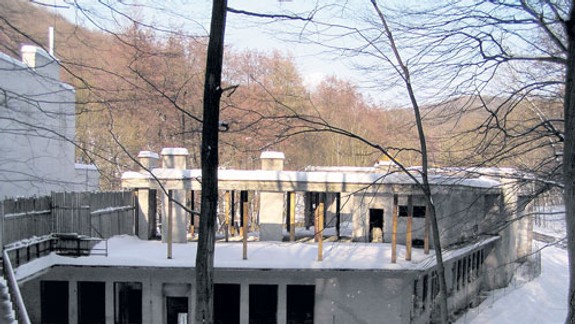 O to, dať novú podobu výletnej reštaurácii Snežienka, je medzi architektmi veľký záujem