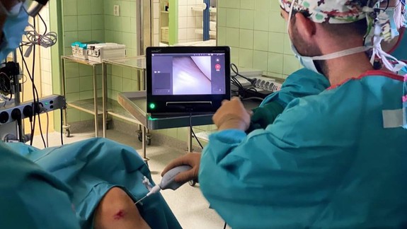 V detskej nemocnici začali operovať pacientov s bolesťami kolena novou metódou