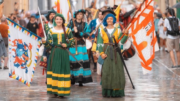 Vodiči, pozor na sobotné obmedzenie premávky v Starom Meste