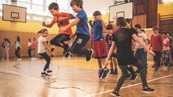 Nepridáte sa? Skákanie cez švihadlo nadchýna ženy, vítaní sú však aj muži