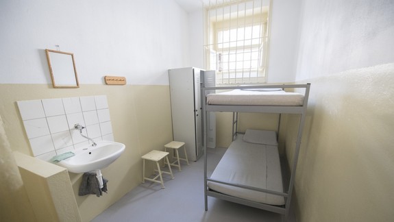 V Justičáku našli na posteli muža bez známok života. Ide zrejme o vraždu