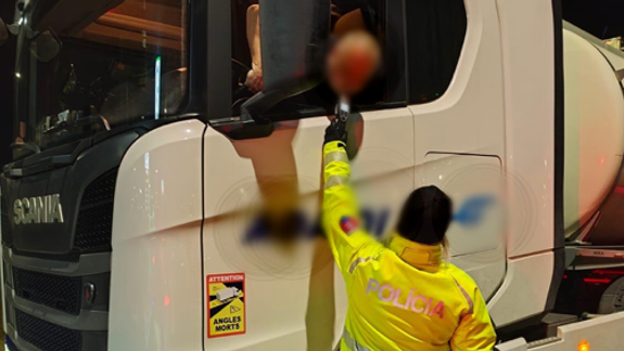 Veľká policajná akcia! Po celom kraji kontrolovali stovky vodičov nákladných vozidiel