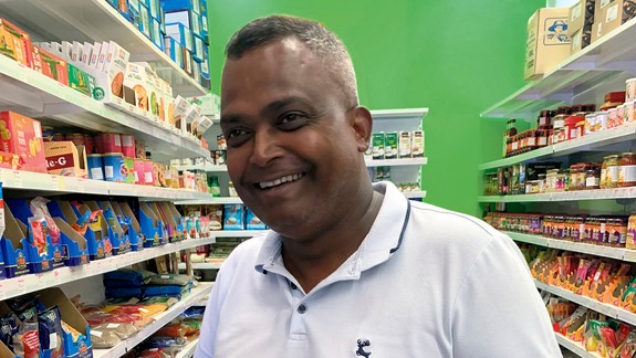 Majiteľ exotických potravín v Petržalke: Som z Indie, ale rád si dám aj bryndzové halušky