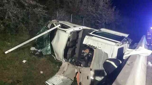 FOTO: Diaľnicu D2 ráno zablokovala nehoda