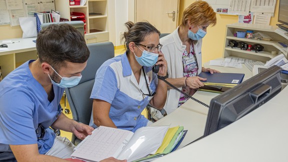 NÚSCH test na koronavírus od pacientov do väčšiny ambulancií nevyžaduje, ale niečo treba urobiť...