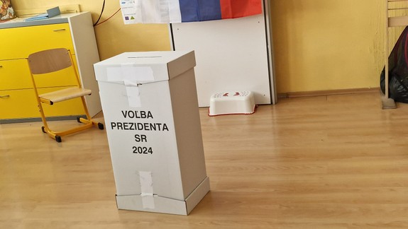 Druhé kolo volieb nevynechal v Petržalke ani 100-ročný pán Ladislav