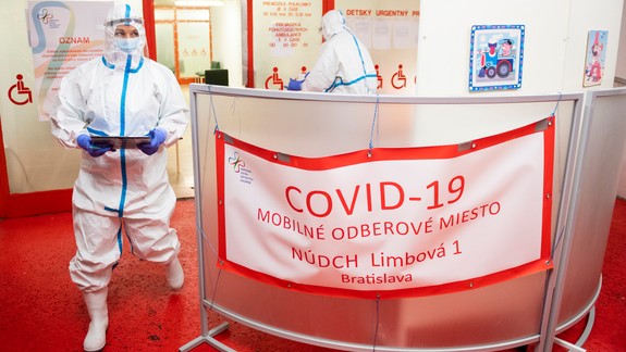 Spoznali by ste ju? Cibulková už nastúpila do práce v nemocnici