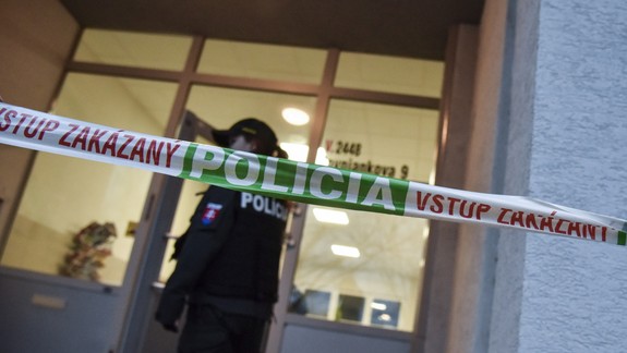 Pri streľbe v Petržalke asi muž zabil ženu, potom seba, rozhodne pitva