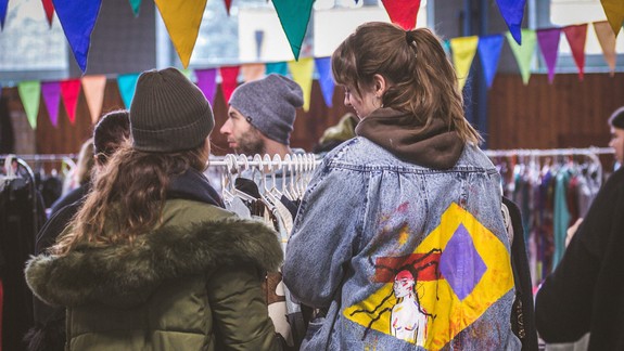 FOTO: Meníte zimný šatník za jarný? S Burzoblšákom ešte aj ušetríte!