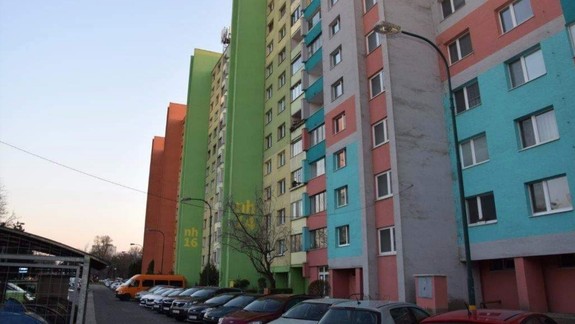 Rušia nočný pokoj a drogujú, sťažovali si susedia a policajti zasiahli