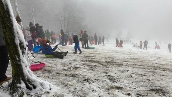 Lockdown po slovensky: Kolibu a Kamzík zaplavili davy ľudí