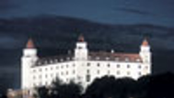 Hrad má aj v noci vyzerať ako cez deň