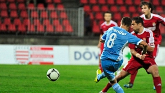 Slovan len remízoval, udržal si však náskok na čele ligy