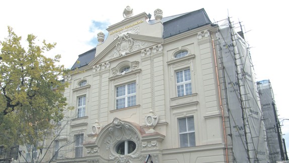 Reduta už odhalila časť novej fasády