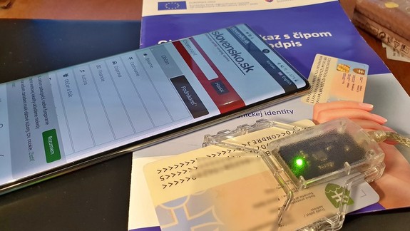 Na využívanie elektronických služieb štátu je potrebný občiansky preukaz s aktivovaným čipom