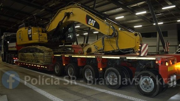 Nehoda v Devínskej N. Vsi: Vodič nákladiaku pred jazdou vypil takmer celú fľašu borovičky