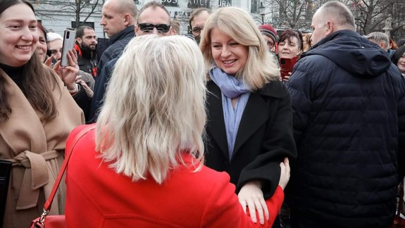 Výročie útoku na Ukrajinu: Na podujatie pred Starú tržnicu prišla i Zuzana Čaputová