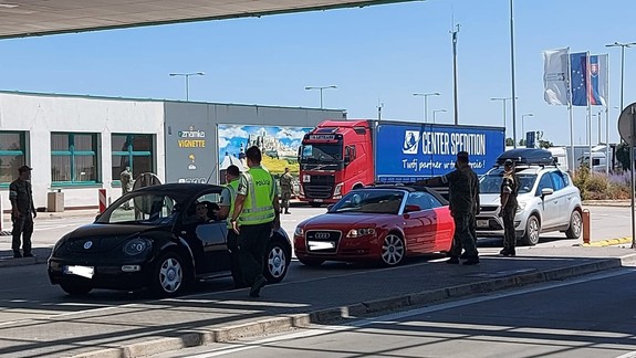 Minister Lengvarský: Na hraniciach by mali platiť od pondelka nové pravidlá...