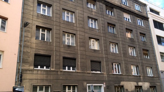 Nájomníci z Medenej 35 si nemôžu kúpiť obecné byty, starostka je proti