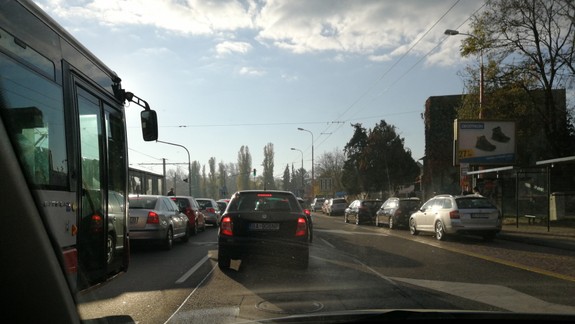 Nehoda na Botanickej smerom do centra si vyžiadala zdržanie až  40 minút