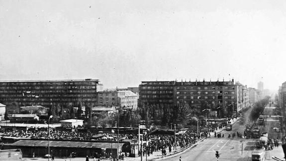 FOTO a VIDEO: Vychutnajte si vzácne historické zábery z legendárneho centrálneho trhoviska