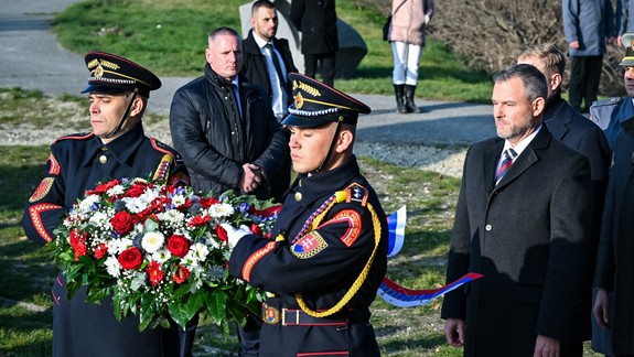 Prezident si pripomenul výročie Nežnej revolúcie aj pri Bráne slobody v Devíne