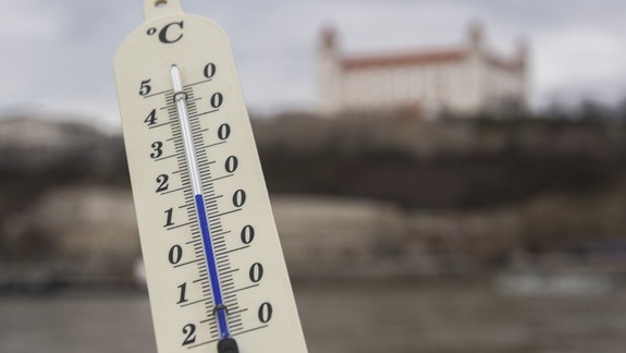 V nedeľu bude ešte teplo, v pondelok sa ochladí asi o päť stupňov