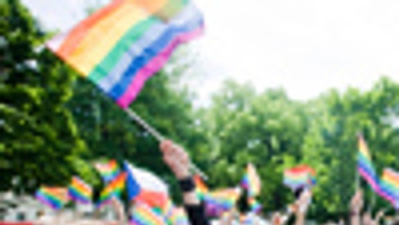 Sobotný Dúhový pochod sprevádzali násilnosti