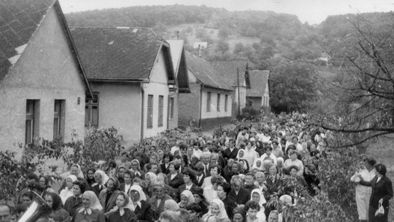 Dúbravka vystaví staré fotografie, zobrazujú aj prvý bicykel v obci
