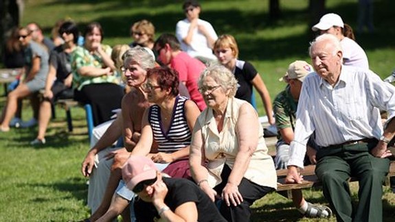 Začal sa Seniorfest, dôchodcom ponúkne vzdelanie i zábavu
