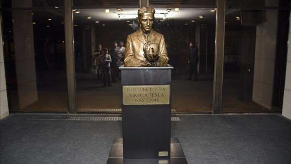 V Slovenskom rozhlase nájdete už i bustu N. Teslu