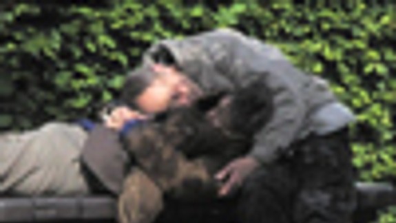 Na bezdomovcov sa treba sťažovať mestskej polícii