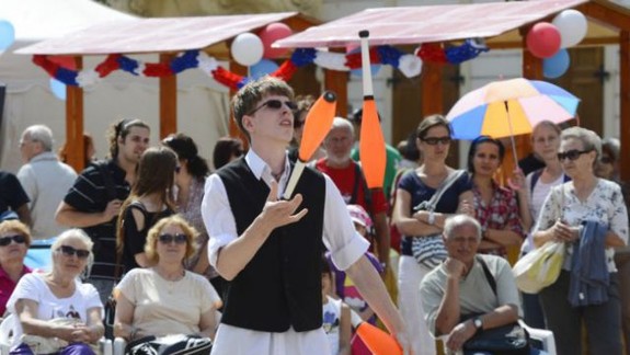 Francúzi v utorok oslávia v centre svoj deň hudbou i jedlom