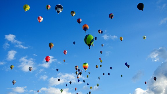 Hodina v oblakoch: let balónom nad krásami Slovenska
